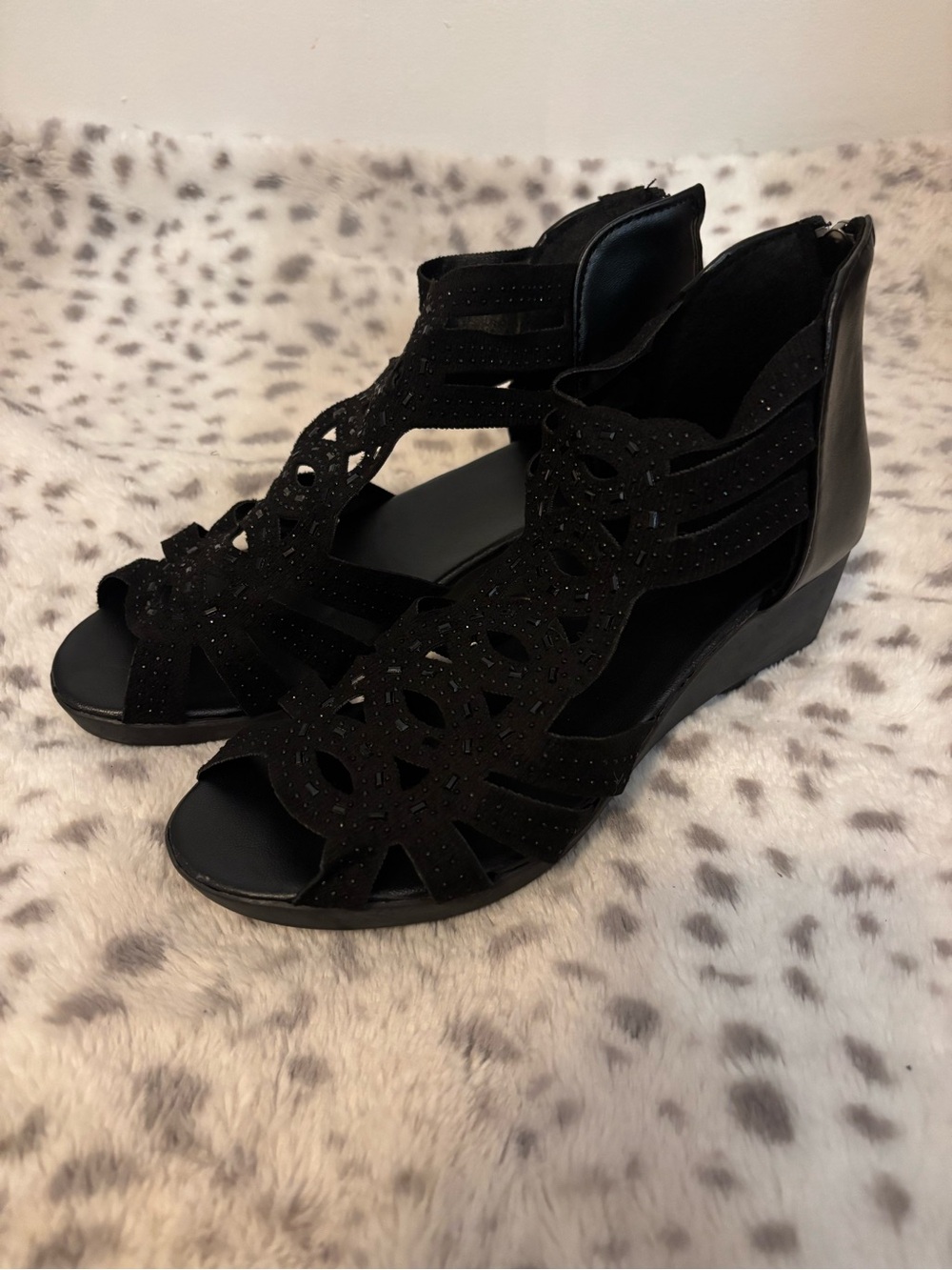 Black Women's Wedge Sandals - Brand Unspecified